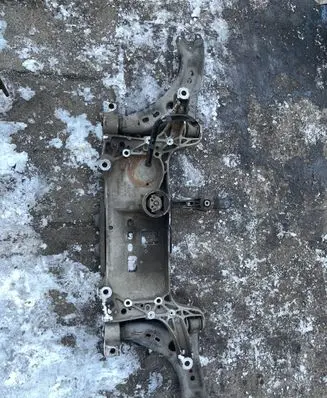 Volkswagen Golf V Front subframe 7N0199369A