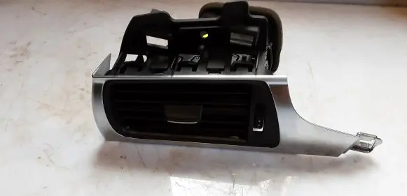 Audi A6 S6 C7 4G Dashboard side air vent grill/cover trim 4G1820901