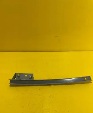 Dacia Sandero II Front door window/glass frame 802277598-R
