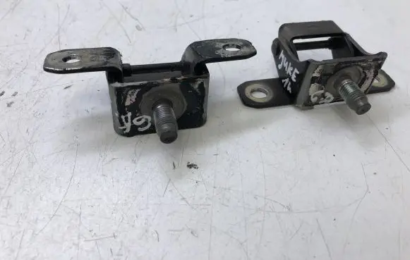 Nissan Juke I F15 Loading door hinge set 