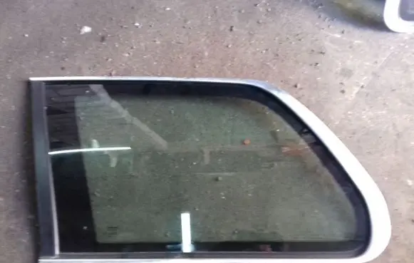 Volvo XC90 Rear side window 43R001582