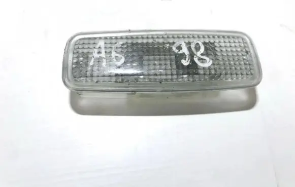 Audi A6 S6 C5 4B Other interior light 8l0947105a