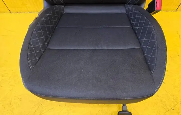 Skoda Superb B8 (3V) Front passenger seat 