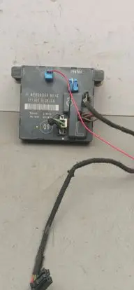 Mercedes-Benz E W211 Door control unit/module 2118201526 356805 SW3902