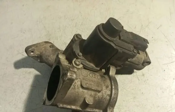 Volkswagen Touran I Throttle valve 03G129637A 29637A