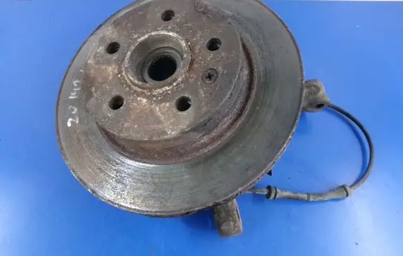Mercedes-Benz Vito Viano W638 Front wheel hub spindle knuckle