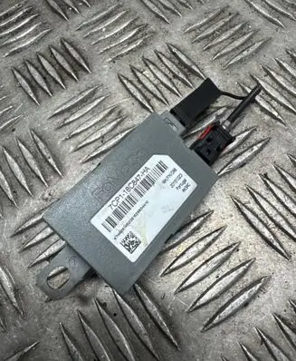 Ford Kuga II Aerial antenna amplifier 7CP118C847HA A28145238152