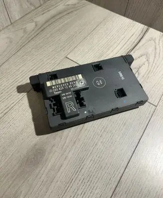 Mercedes-Benz C W203 Door control unit/module 2038201285 351320