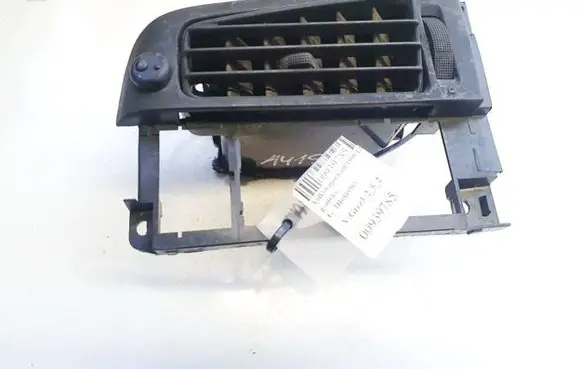 Volkswagen Golf III Dash center air vent grill 1H6819703