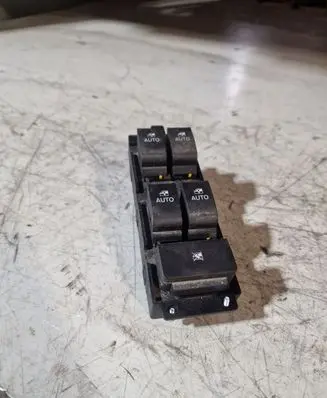 Chevrolet Captiva Electric window control switch