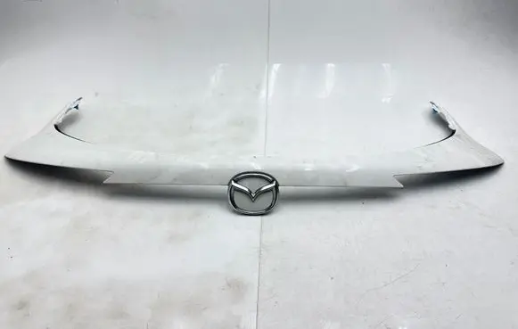 Tailgate trim