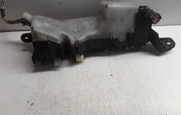 Toyota Avensis T250 Fuse module NOCODE
