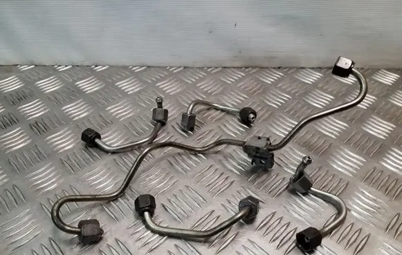 Jaguar XF X250 Fuel injector supply line/pipe 