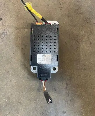 Volkswagen Golf Plus Aerial antenna amplifier 5M0035570B 1705