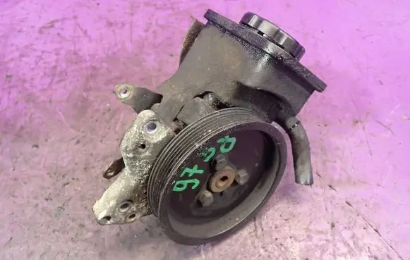 BMW X3 E83 Power steering pump