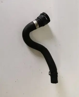 Volkswagen PASSAT B8 Engine coolant pipe/hose 5Q0122101