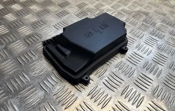 Mercedes-Benz E W238 Fuse box cover A2055402428