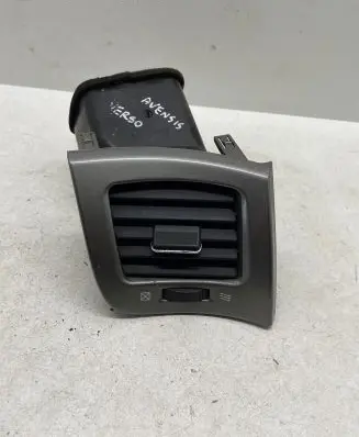 Toyota Avensis Verso Dashboard side air vent grill/cover trim 5568744030 5556044080 5566044050