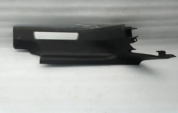 Volvo XC90 Side skirt rear trim 31363748