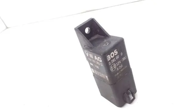 Skoda Rapid (NH) Glow plug pre-heat relay 038907281D 0281003038