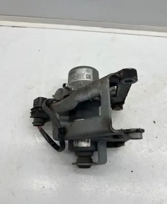 Mercedes-Benz C W205 Vacuum pump A0004303832 86422823 00928632