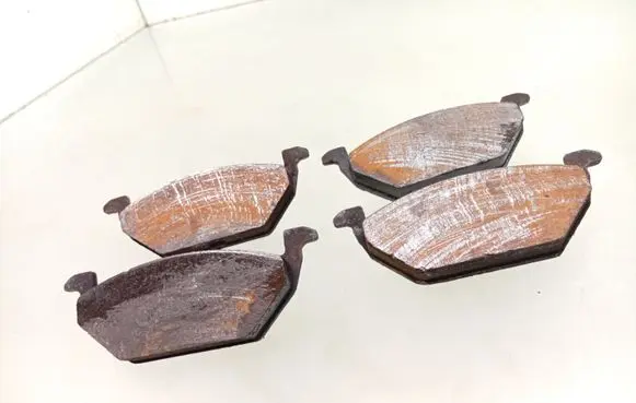 Volkswagen Polo Brake pads (front) 
