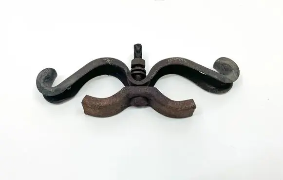 Mercedes-Benz SLC C107 Muffler mount bracket/holder 