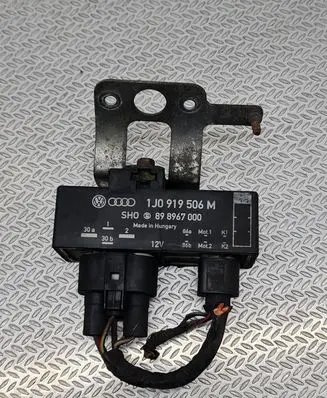 Seat Ibiza III (6L) Coolant fan relay 898967000 1J0919506M