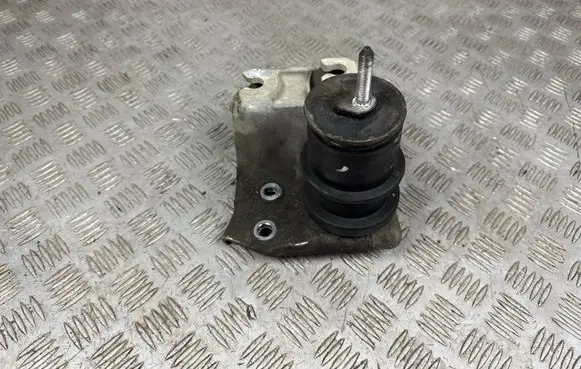 Engine mount bracket