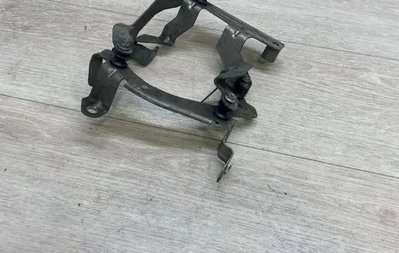 Porsche Panamera (970) Power steering pump mounting bracket 97034767320 97034767520 97034767122