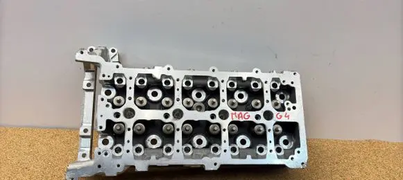 Mercedes-Benz GLC C253 Engine head R654016