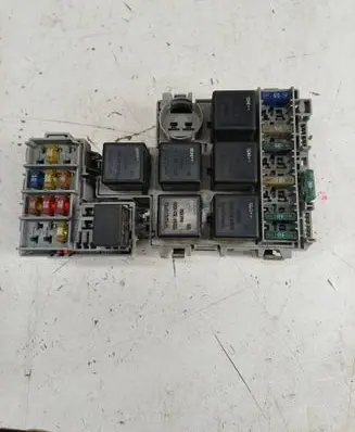 Volvo XC90 Fuse module 8690698