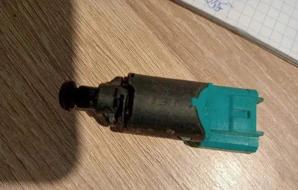 Peugeot 407 Brake pedal sensor switch 9650688480