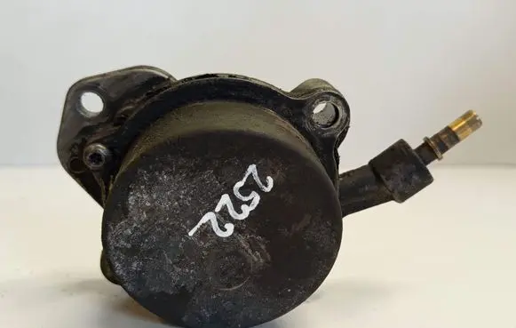 Suzuki Grand Vitara I Vacuum pump