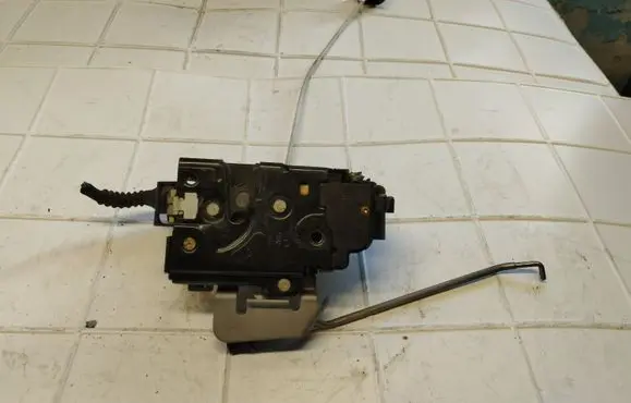 Audi A4 S4 B6 8E 8H Front door lock 4B2837016G