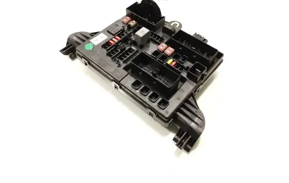 Opel Insignia A Fuse module 22737769