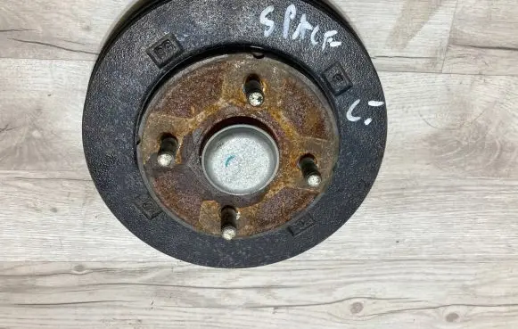 Mitsubishi Space Star Rear wheel hub spindle/knuckle 3780029