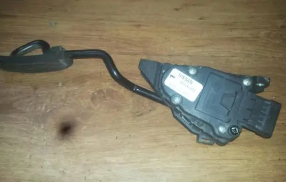 Nissan Primera Accelerator throttle pedal 18002au400 6pv00862003