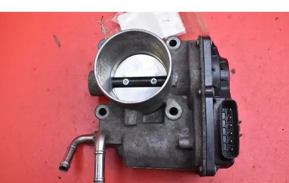 Toyota Auris 150 Throttle body valve 22030-47010