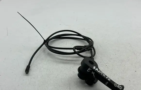 Hyundai Santa Fe Engine bonnet (hood) release handle