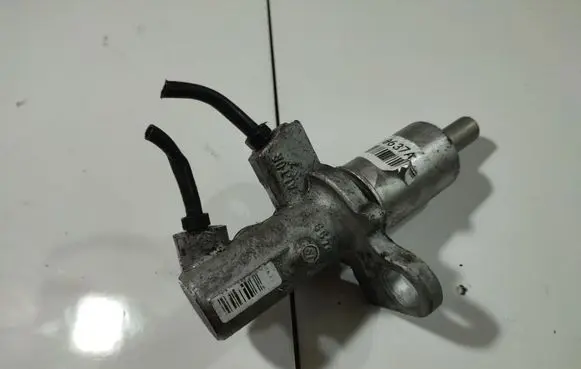 Master brake cylinder
