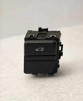 BMW 5 E60 E61 Tailgate opening switch 9137905
