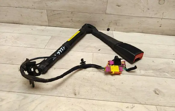 Opel Vectra C Front seatbelt buckle 13127947F 19030911636