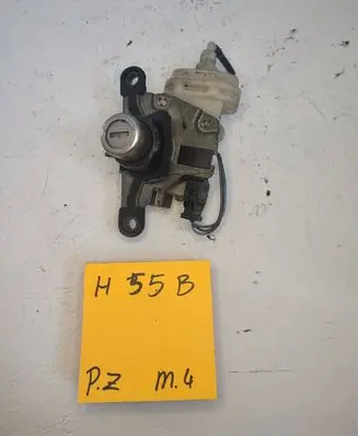 Audi A4 S4 B5 8D Tailgate lock latch 900862056