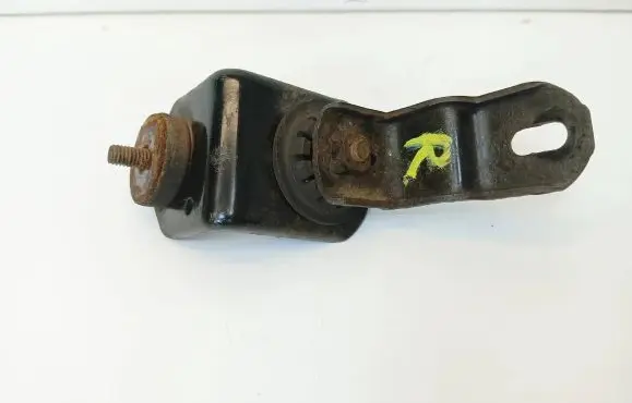 Lexus LS 430 Radiator mount bracket