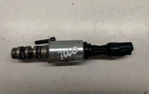 Ford Mustang V Oil pressure sensor 3L3E6B297EB