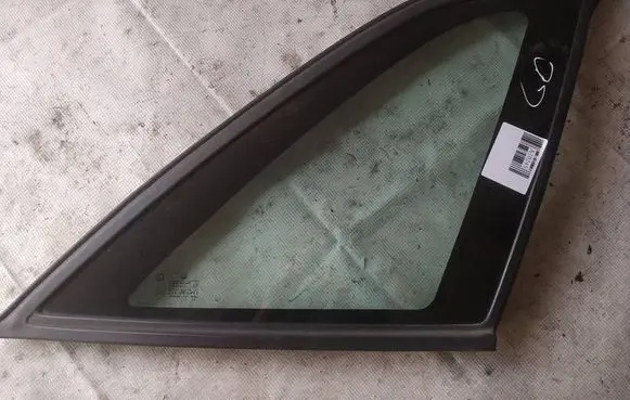 Opel Astra F Rear side window as2