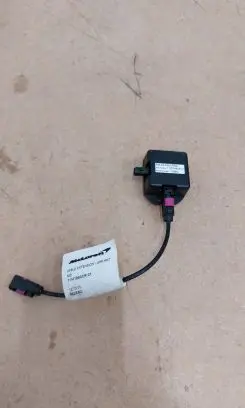 McLaren MP4 12c Aerial antenna filter 11M1948CP 11M1950CP