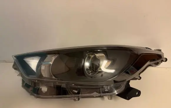 Toyota Yaris Headlight/headlamp 81170K0060