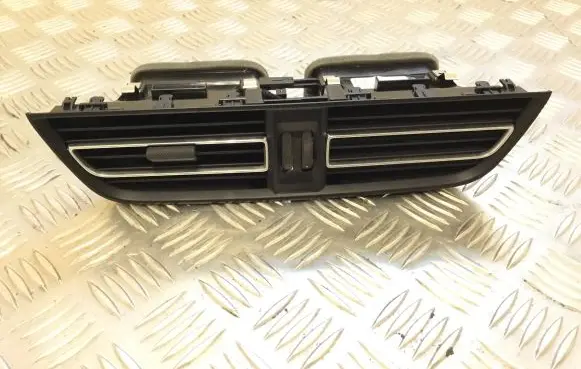 Porsche Macan (95B) Dash center air vent grill 95B819110E